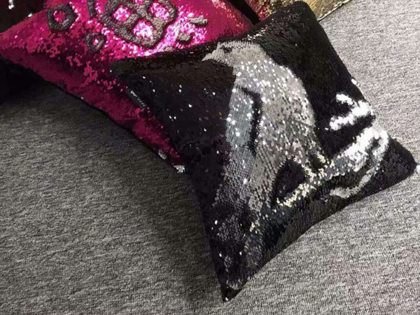Декоративная подушка с паетками "Русалка"